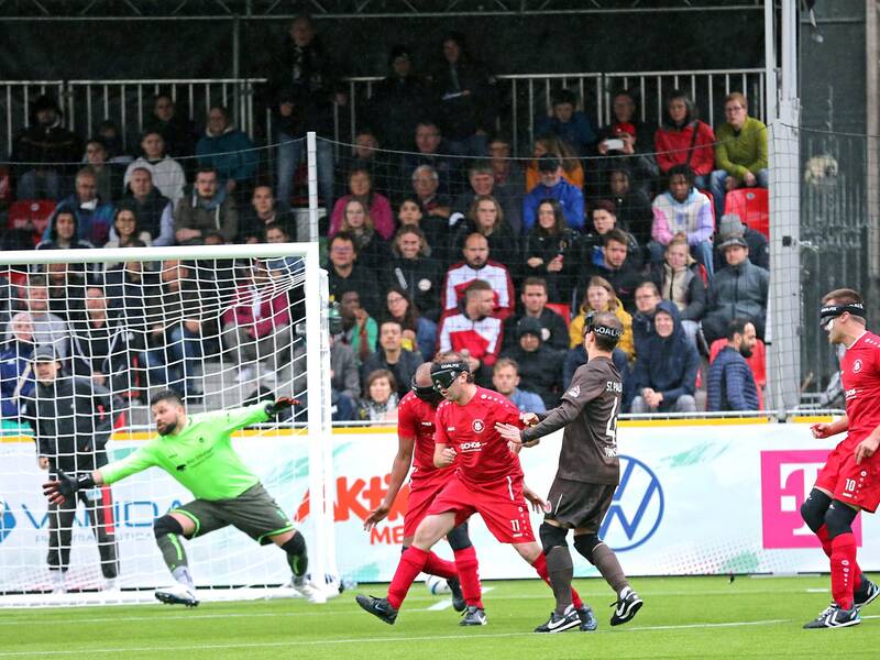 Fußballspiel im Stadion